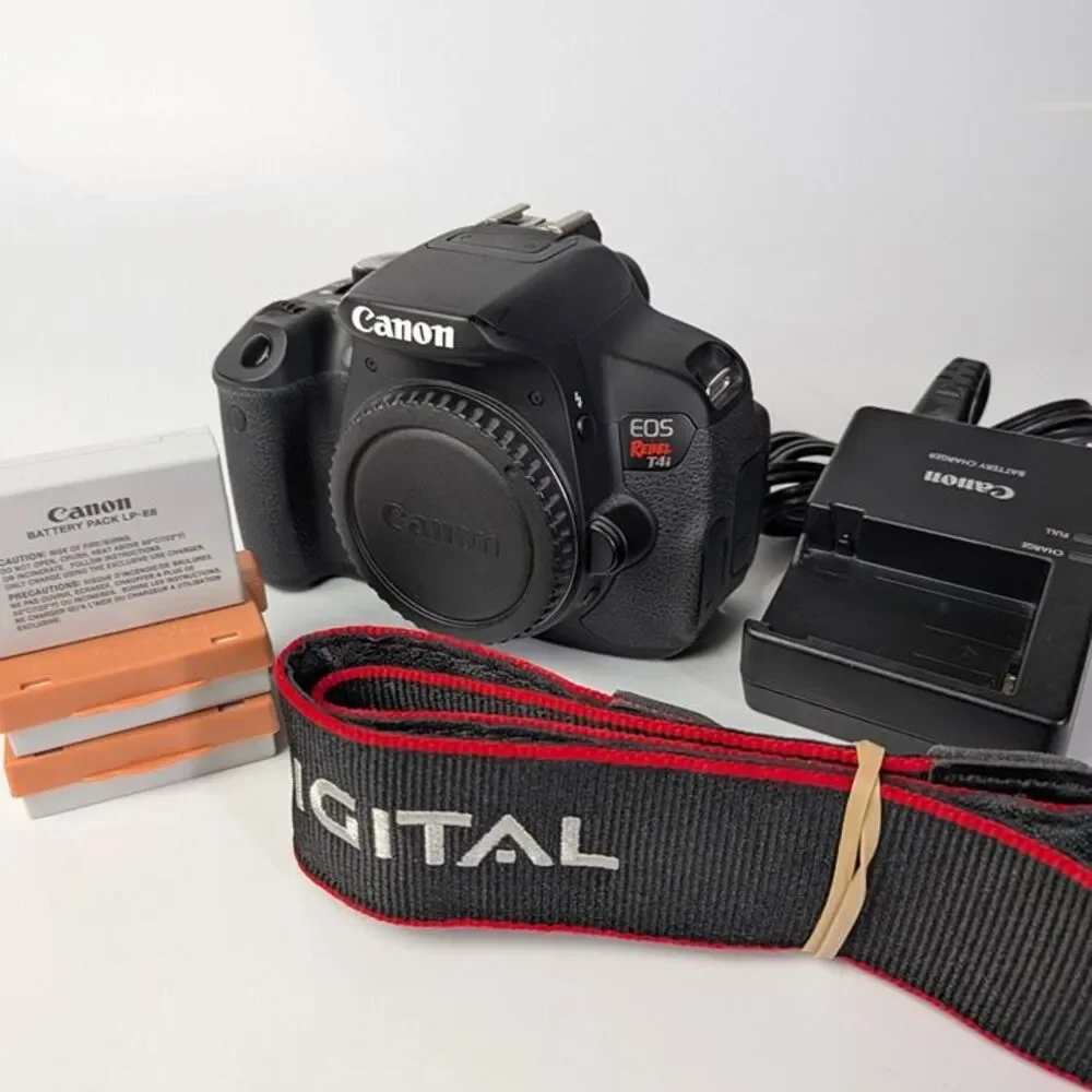 Canon EOS Rebel T4i (650D) - Authentic and Tested